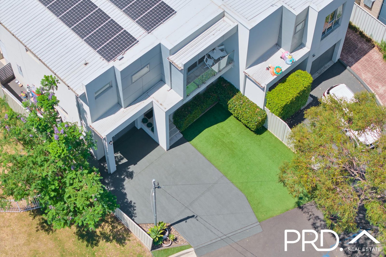 911 Henry Lawson Drive PICNIC POINT 9