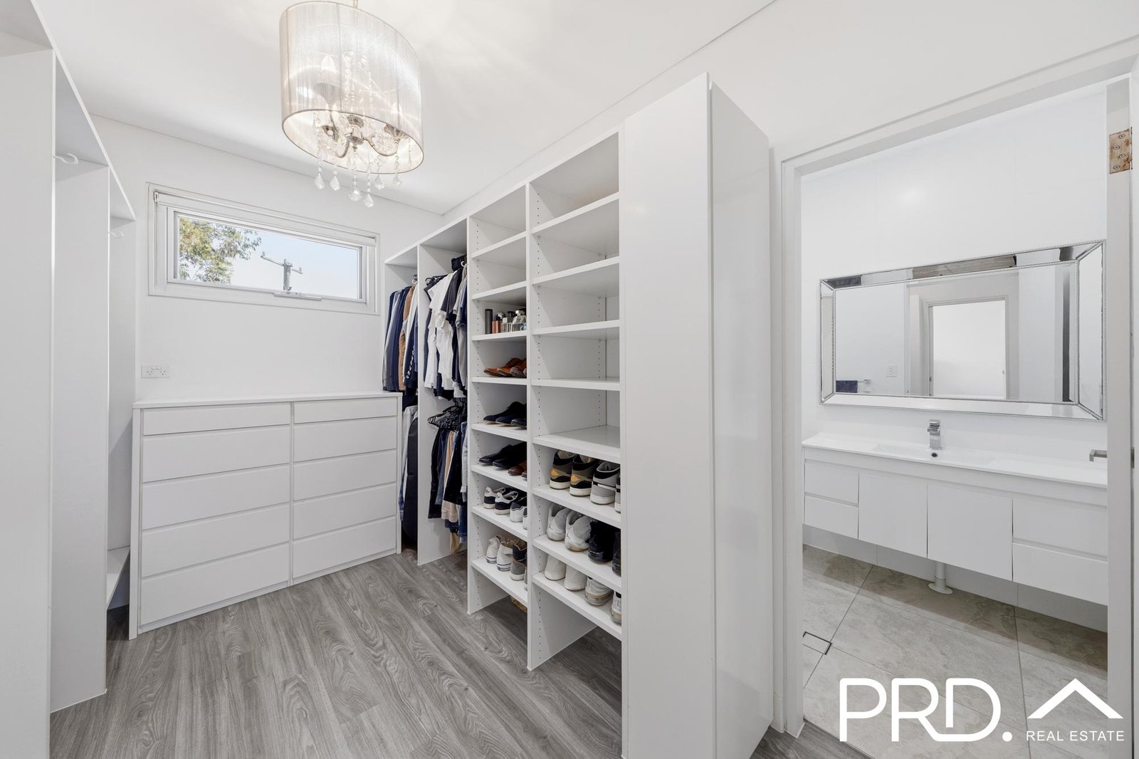 911 Henry Lawson Drive PICNIC POINT 11