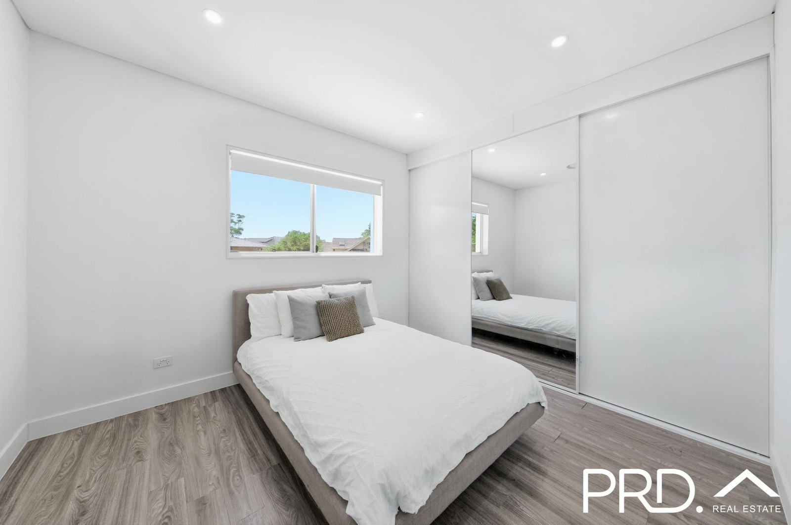 911 Henry Lawson Drive PICNIC POINT 12