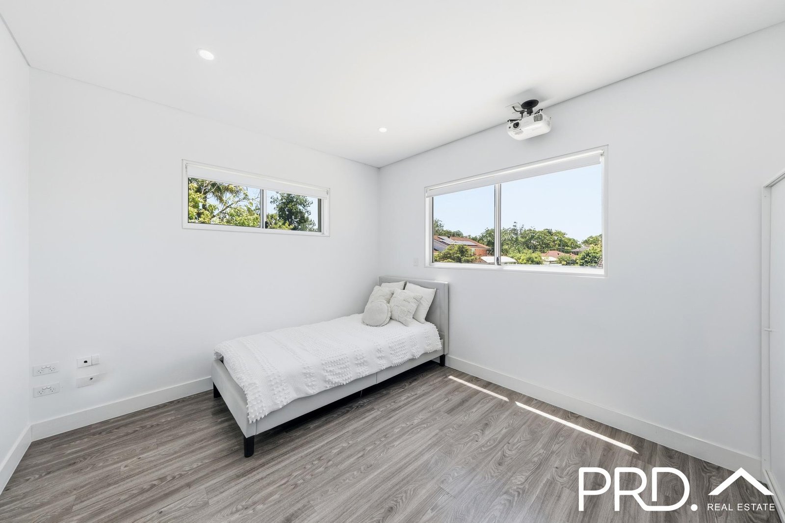 911 Henry Lawson Drive PICNIC POINT 14