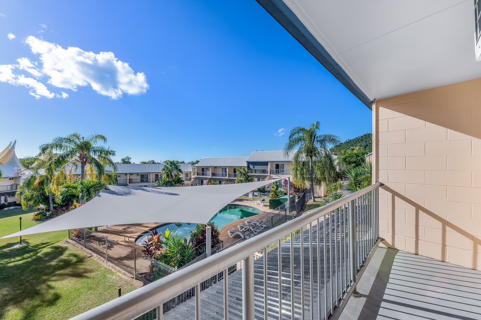 9/11 Island Close CANNONVALE 1