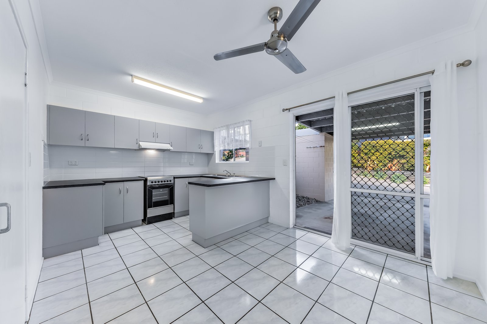 9/11 Island Close CANNONVALE 5