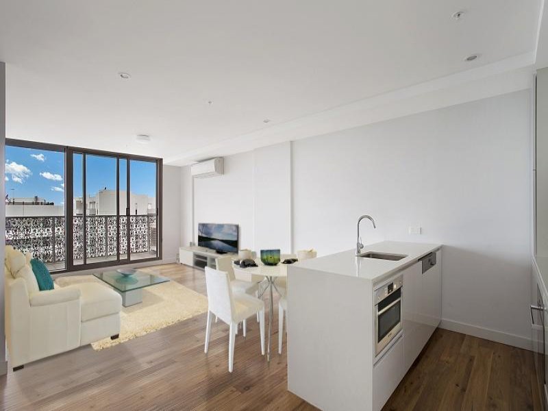 Gallery: 911/101 Bay Street