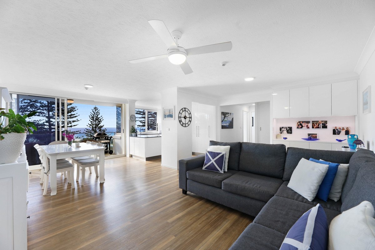 9/114 The Esplanade Burleigh Heads 2