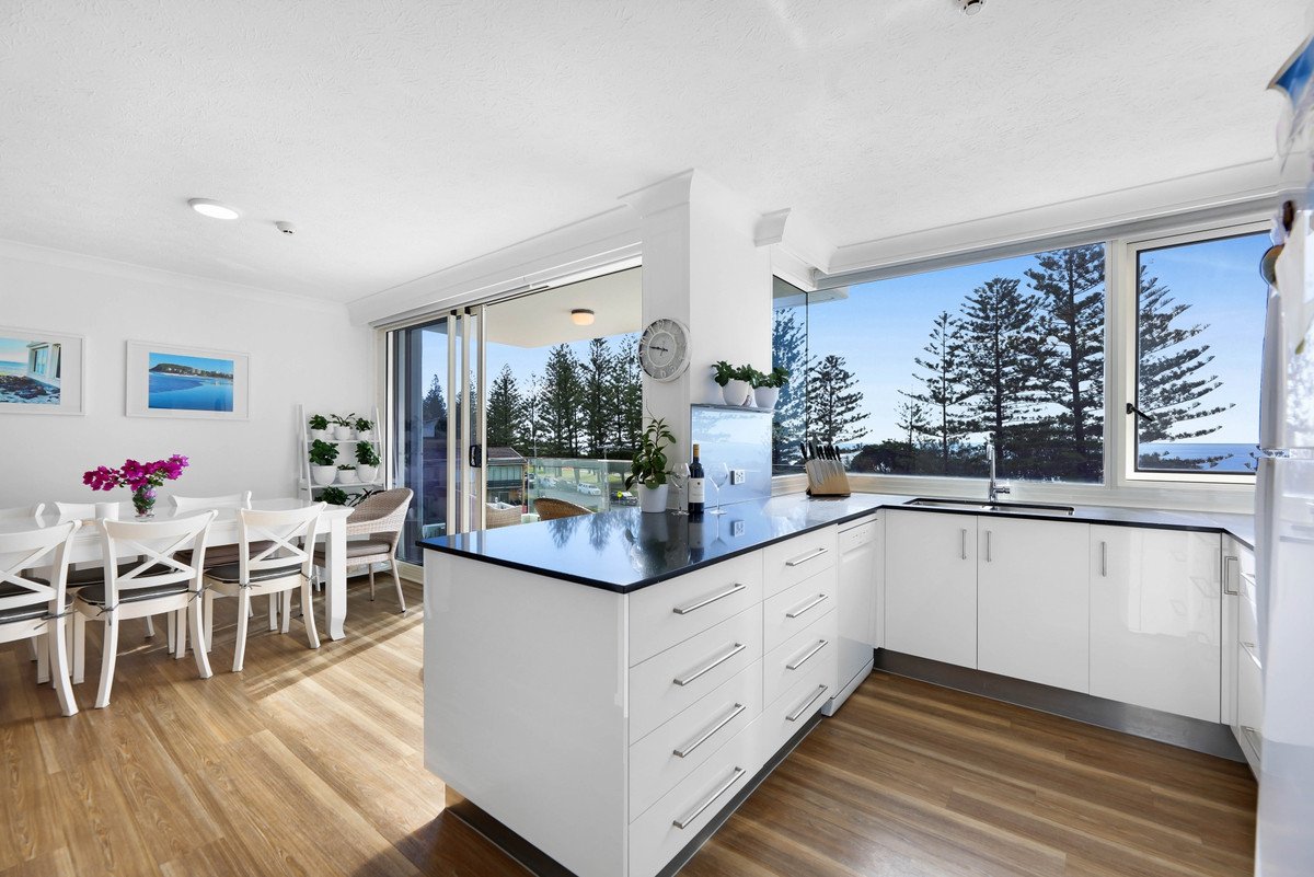 9/114 The Esplanade Burleigh Heads 5