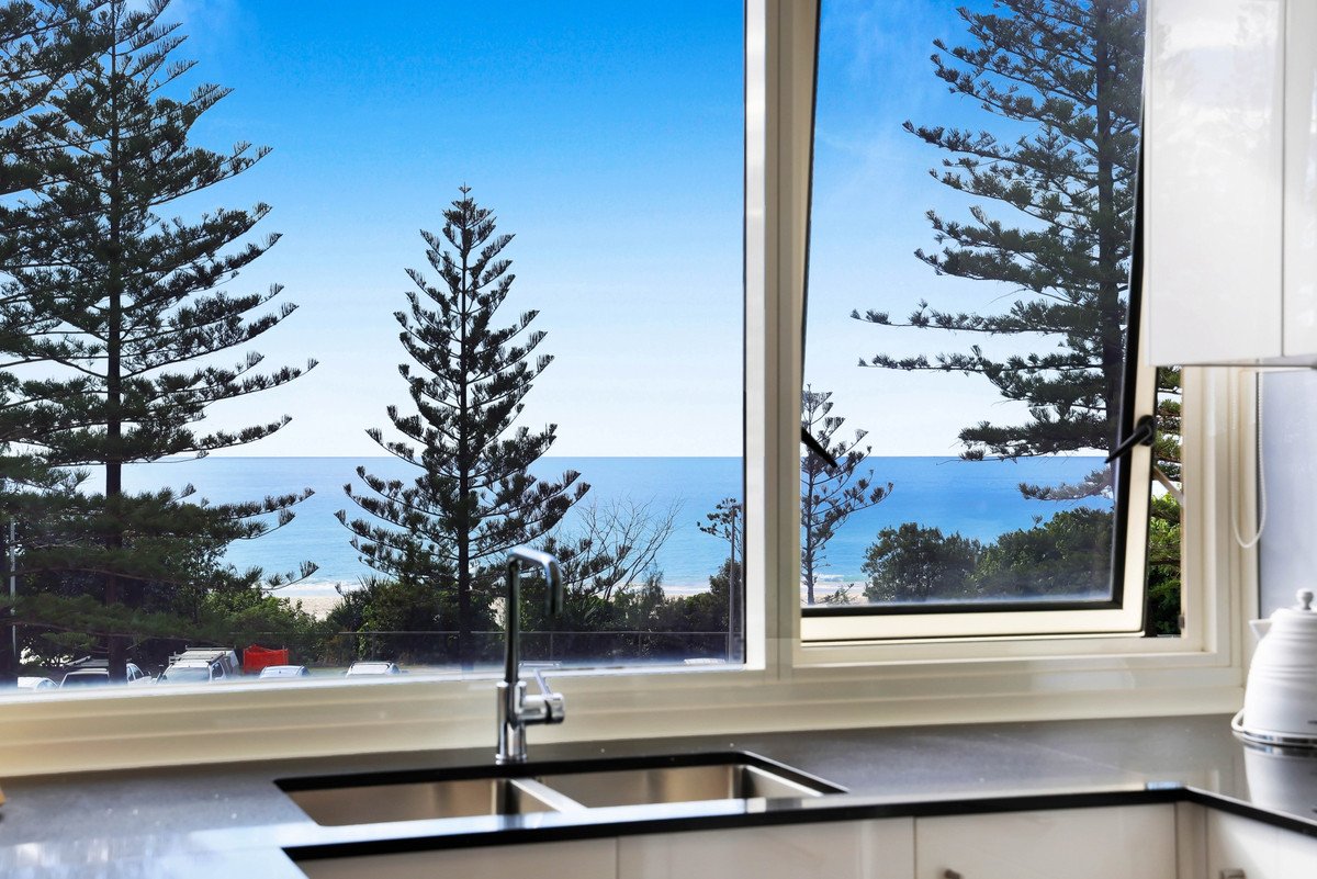 9/114 The Esplanade Burleigh Heads 7