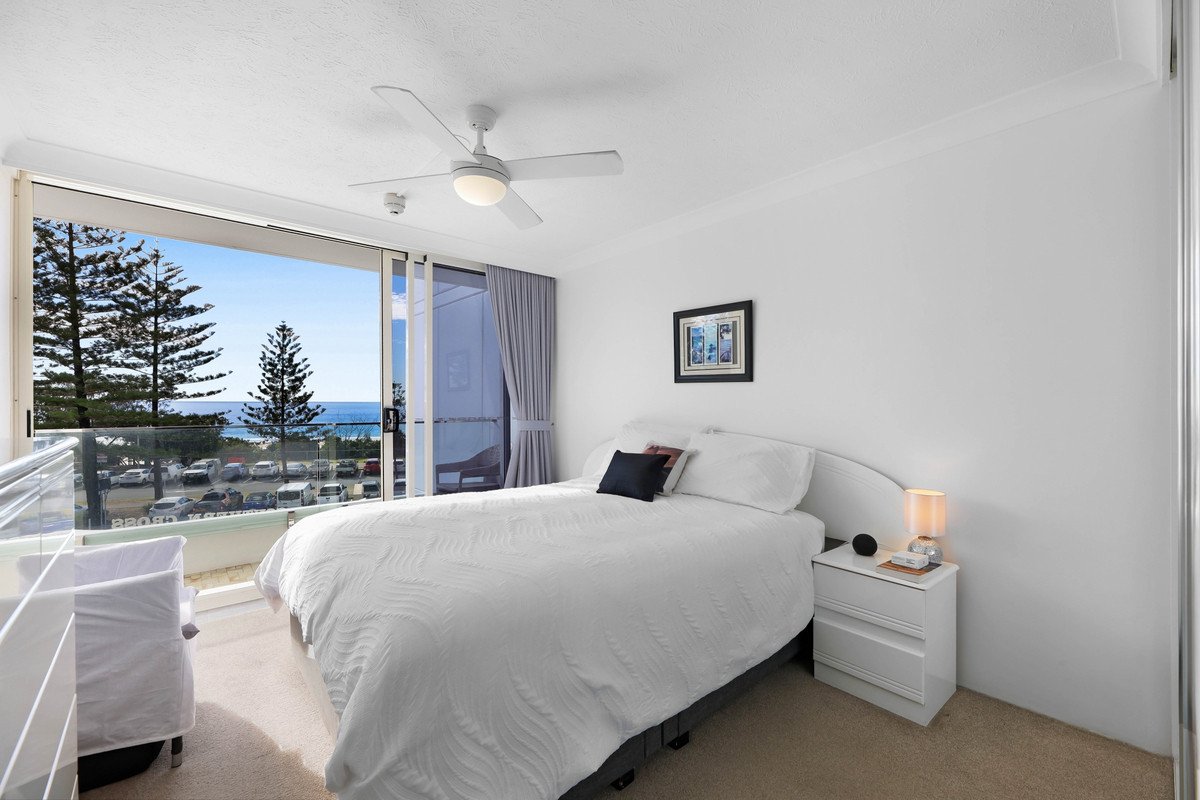 9/114 The Esplanade Burleigh Heads 12