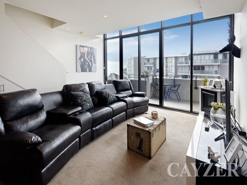 Gallery: 911/57 Bay Street