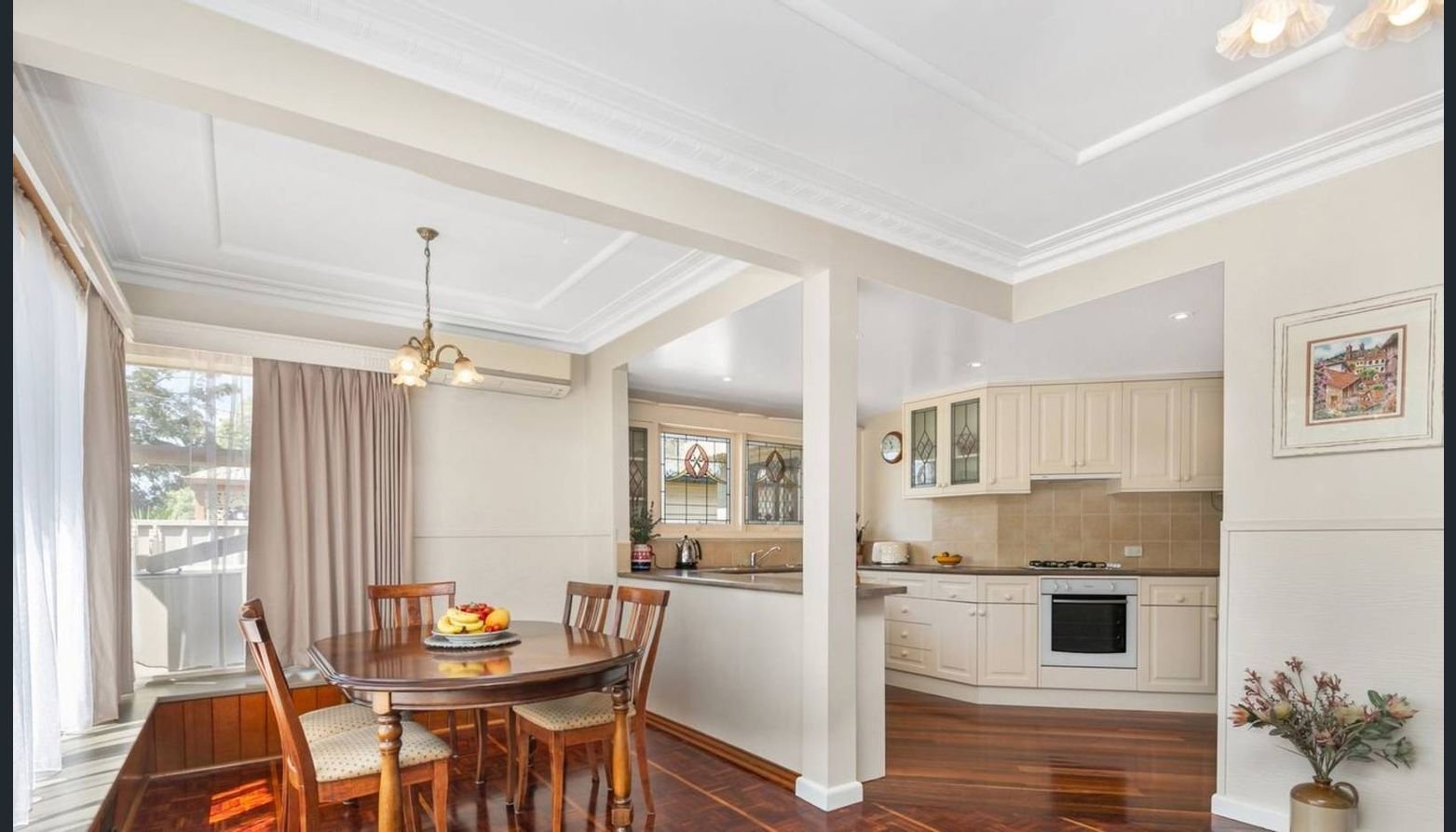 Gallery: 912 Talbot Street