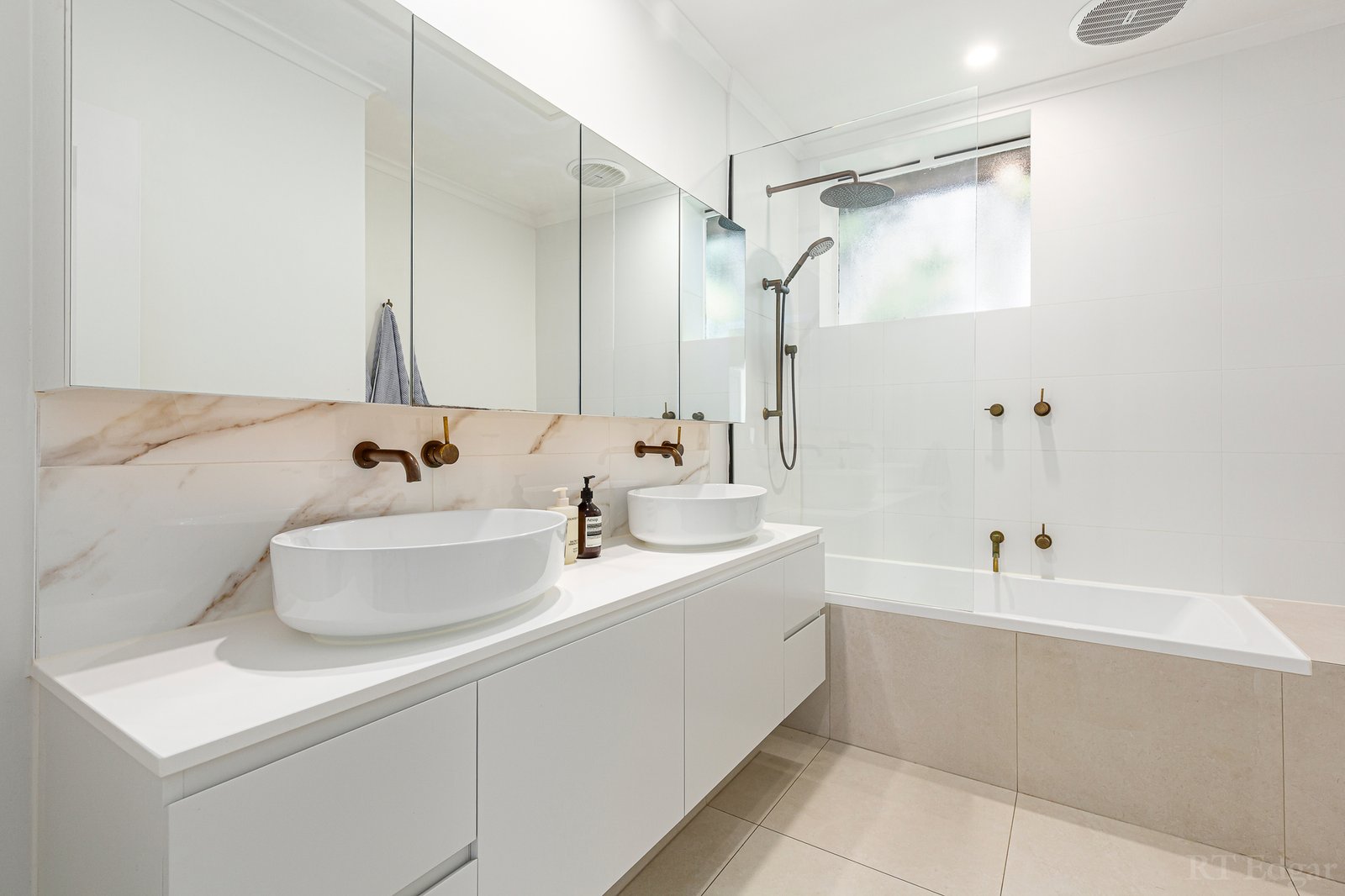 Real Estate and Property in 9/12 Woorigoleen Road, Toorak, VIC