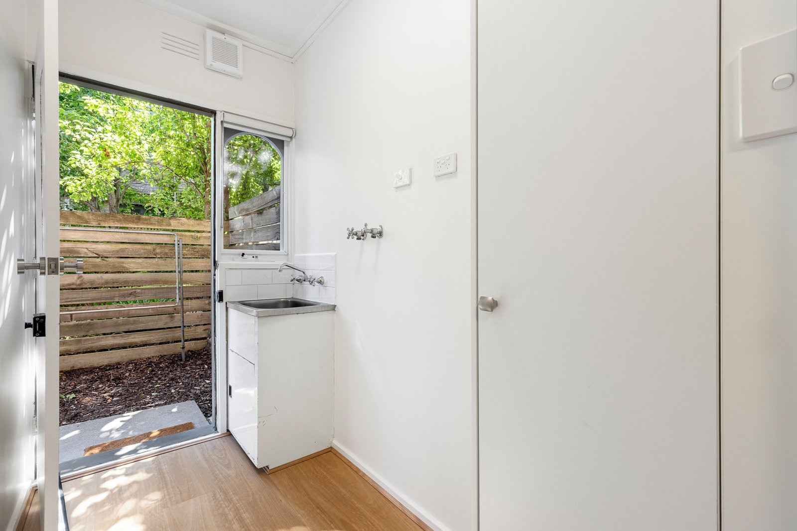 9/122-126 Milton Parade, Glen Iris, 3146