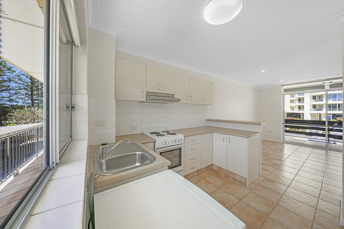 9/126 The Esplanade Burleigh Heads 1