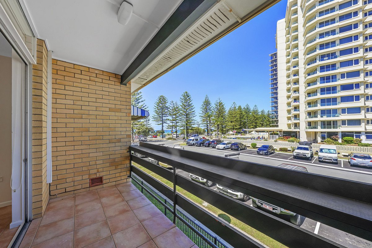 9/126 The Esplanade Burleigh Heads 5