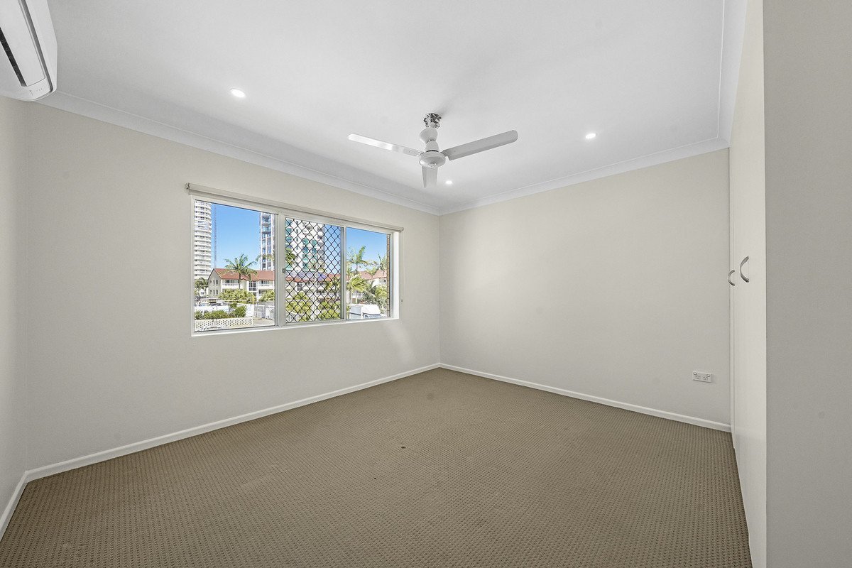 9/126 The Esplanade Burleigh Heads 8