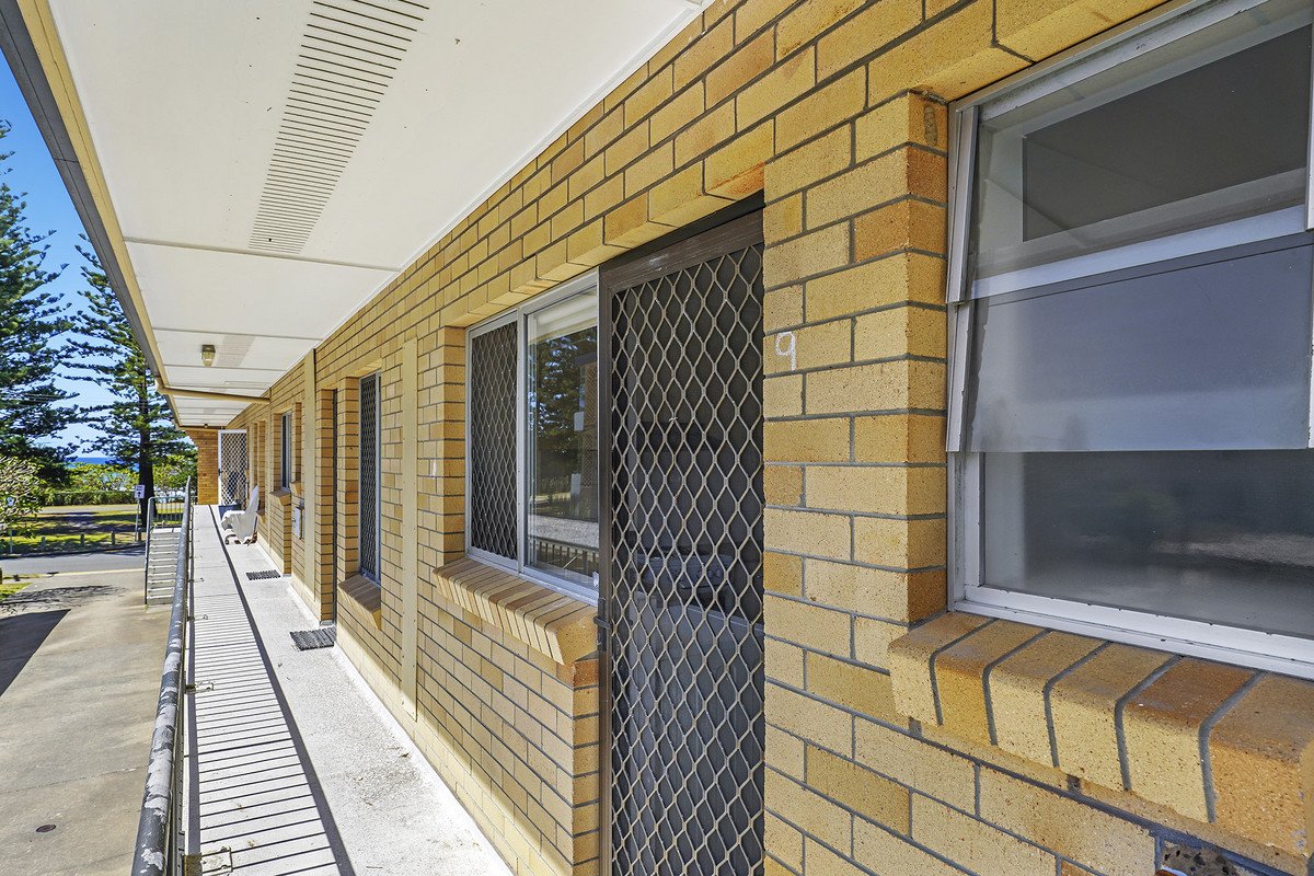 9/126 The Esplanade Burleigh Heads 10