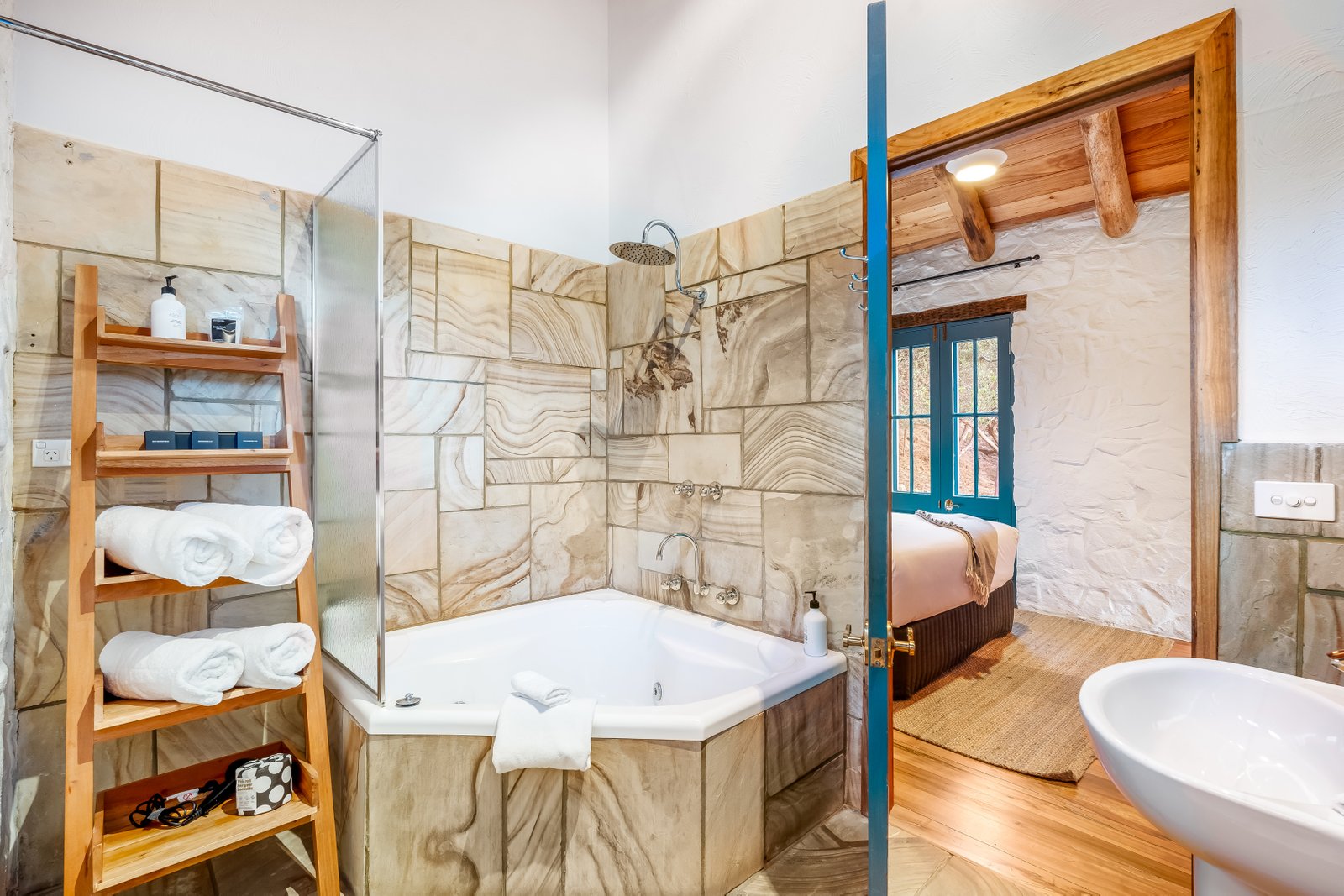 9/12990 Tasman Highway SWANSEA 21