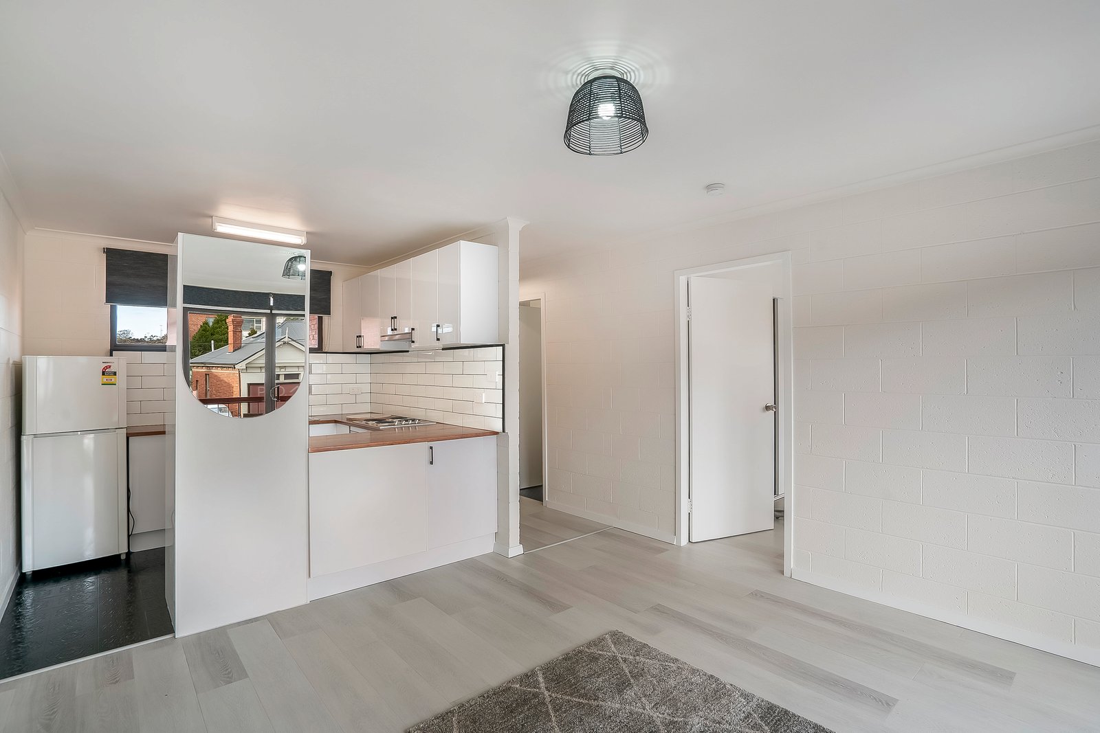 9/13 Commercial Road NORTH HOBART 3