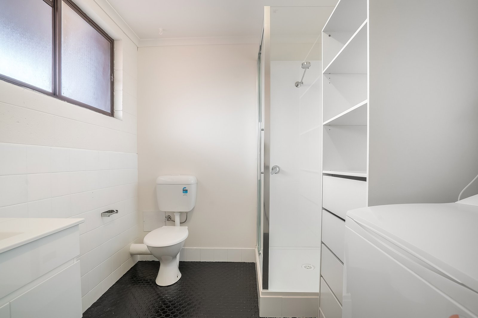 9/13 Commercial Road NORTH HOBART 8