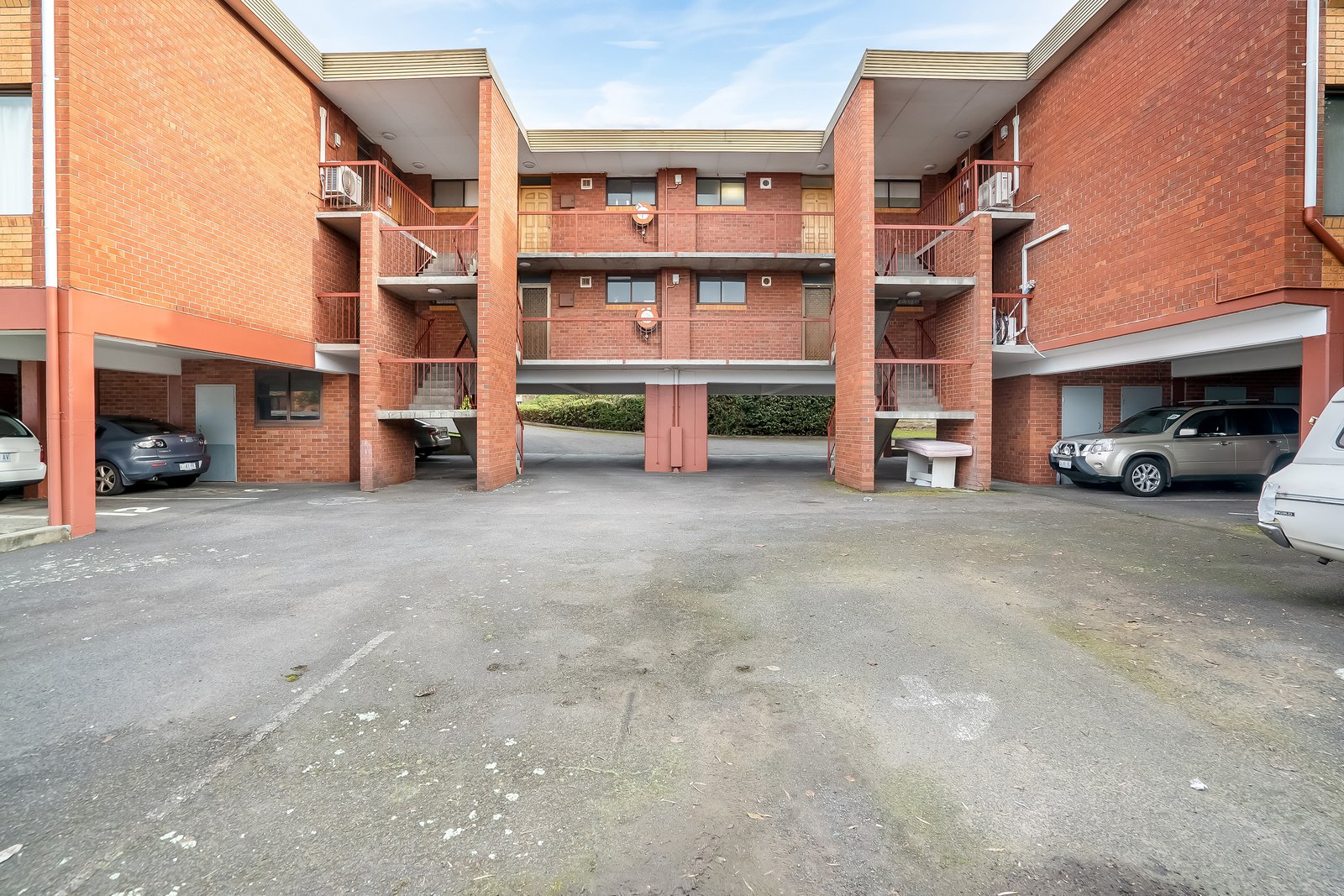 9/13 Commercial Road NORTH HOBART 10