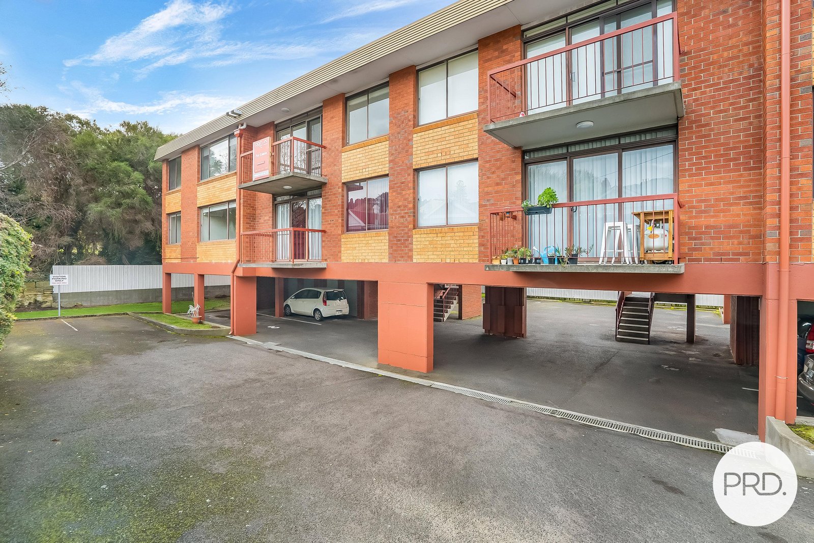 9/13 Commercial Road NORTH HOBART 1