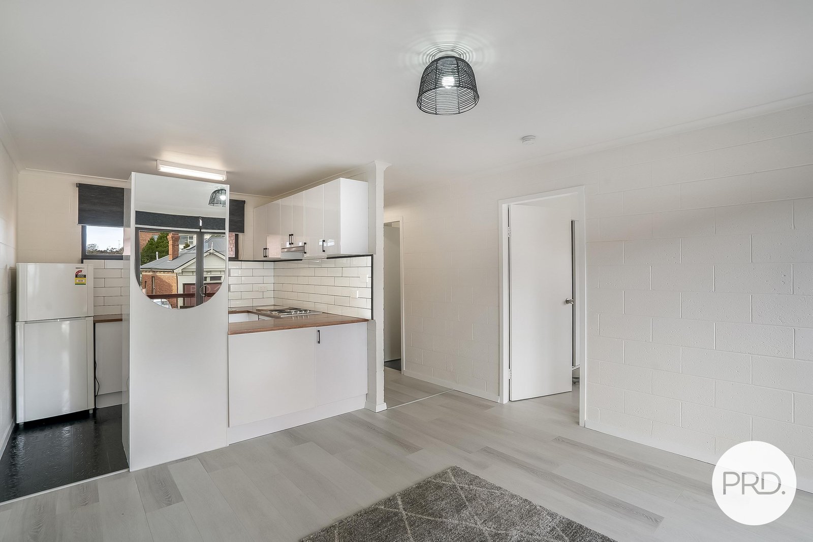 9/13 Commercial Road NORTH HOBART 3