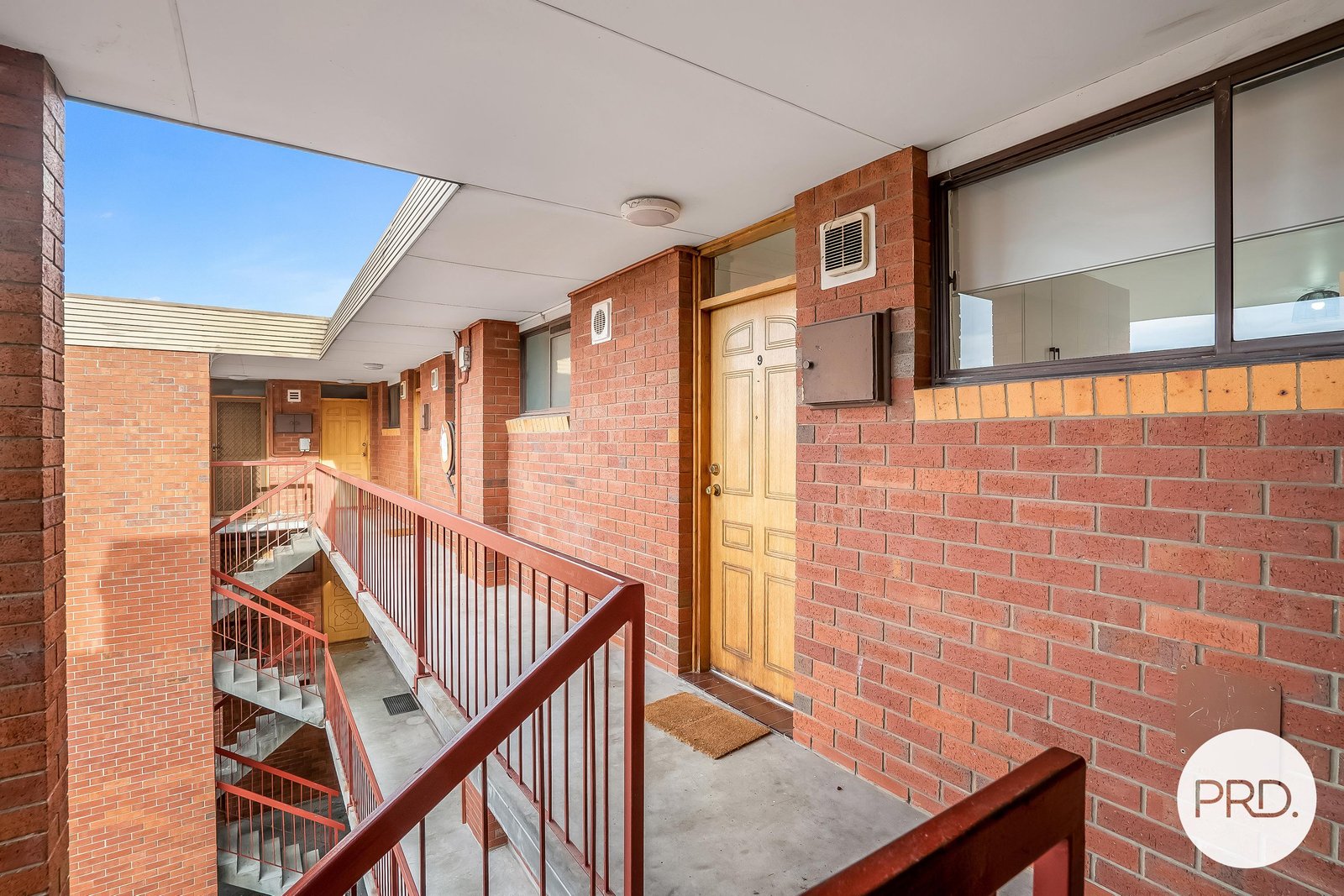 9/13 Commercial Road NORTH HOBART 9