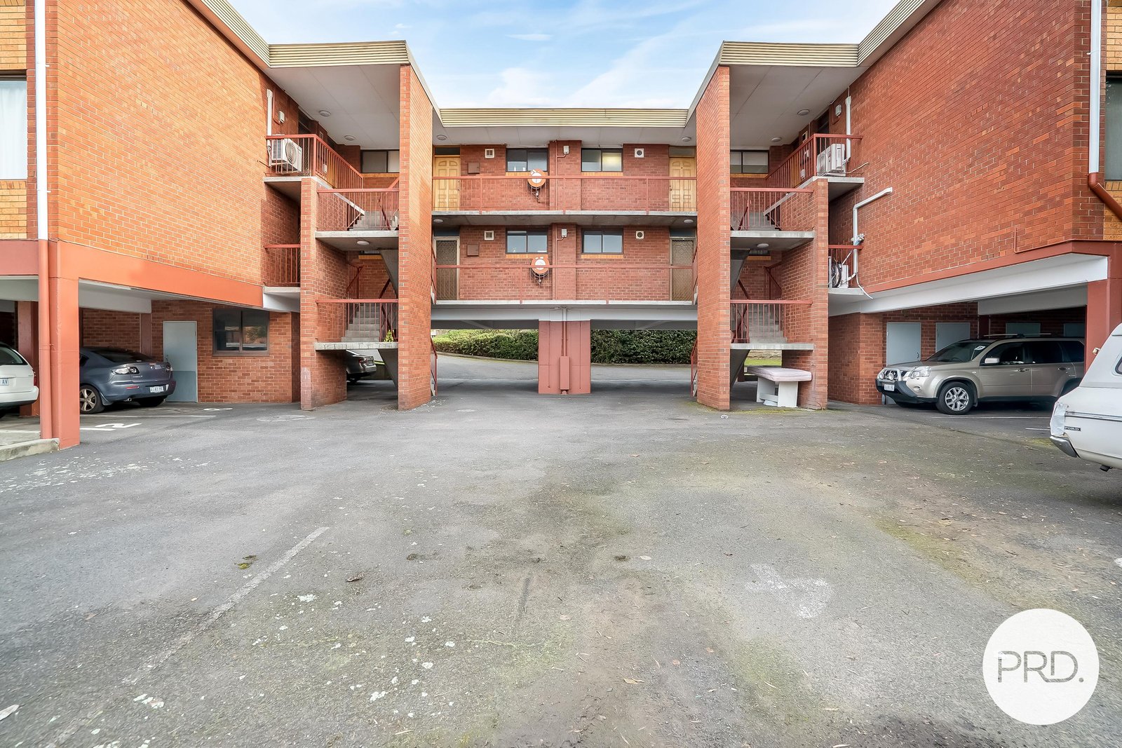 9/13 Commercial Road NORTH HOBART 10