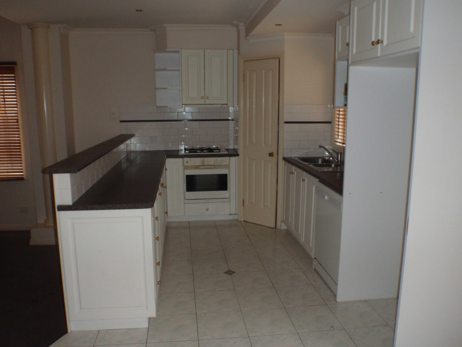 Gallery: 913 Eyre Street