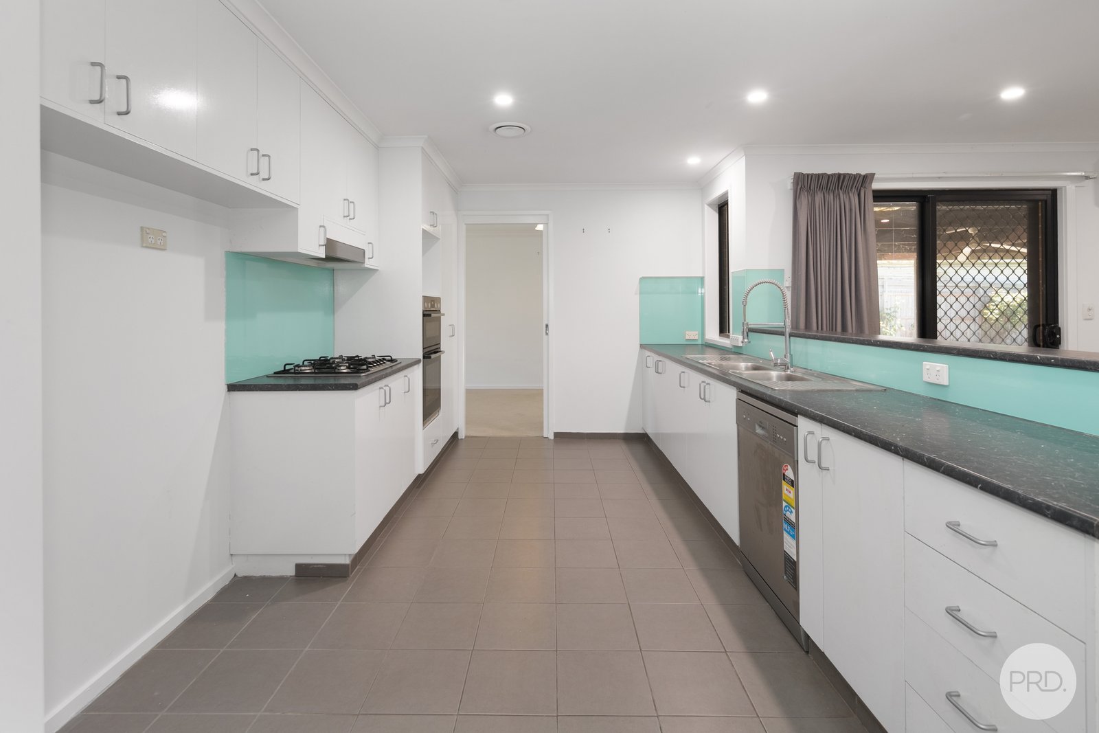 913 Geelong Road CANADIAN 4