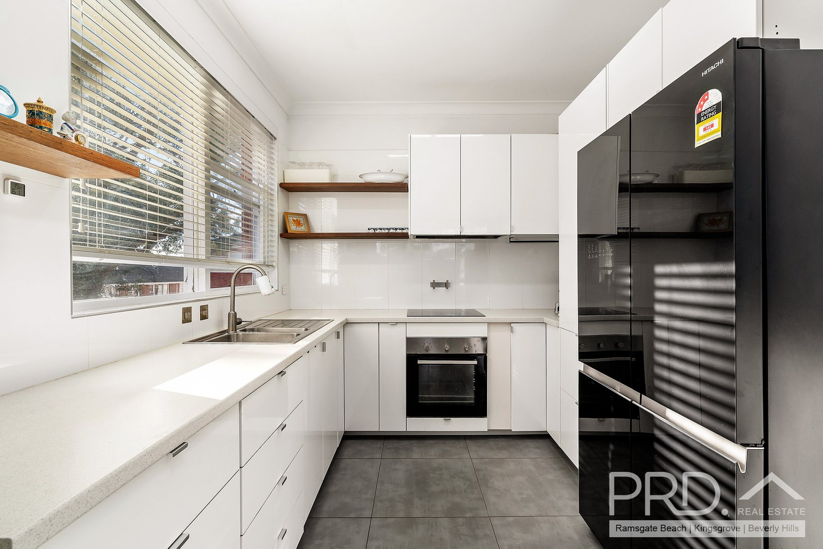 9/132-134 Chuter Avenue RAMSGATE BEACH 3