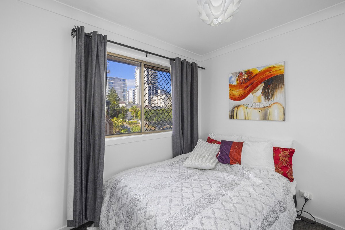 9/133 Old Burleigh Road Broadbeach 6