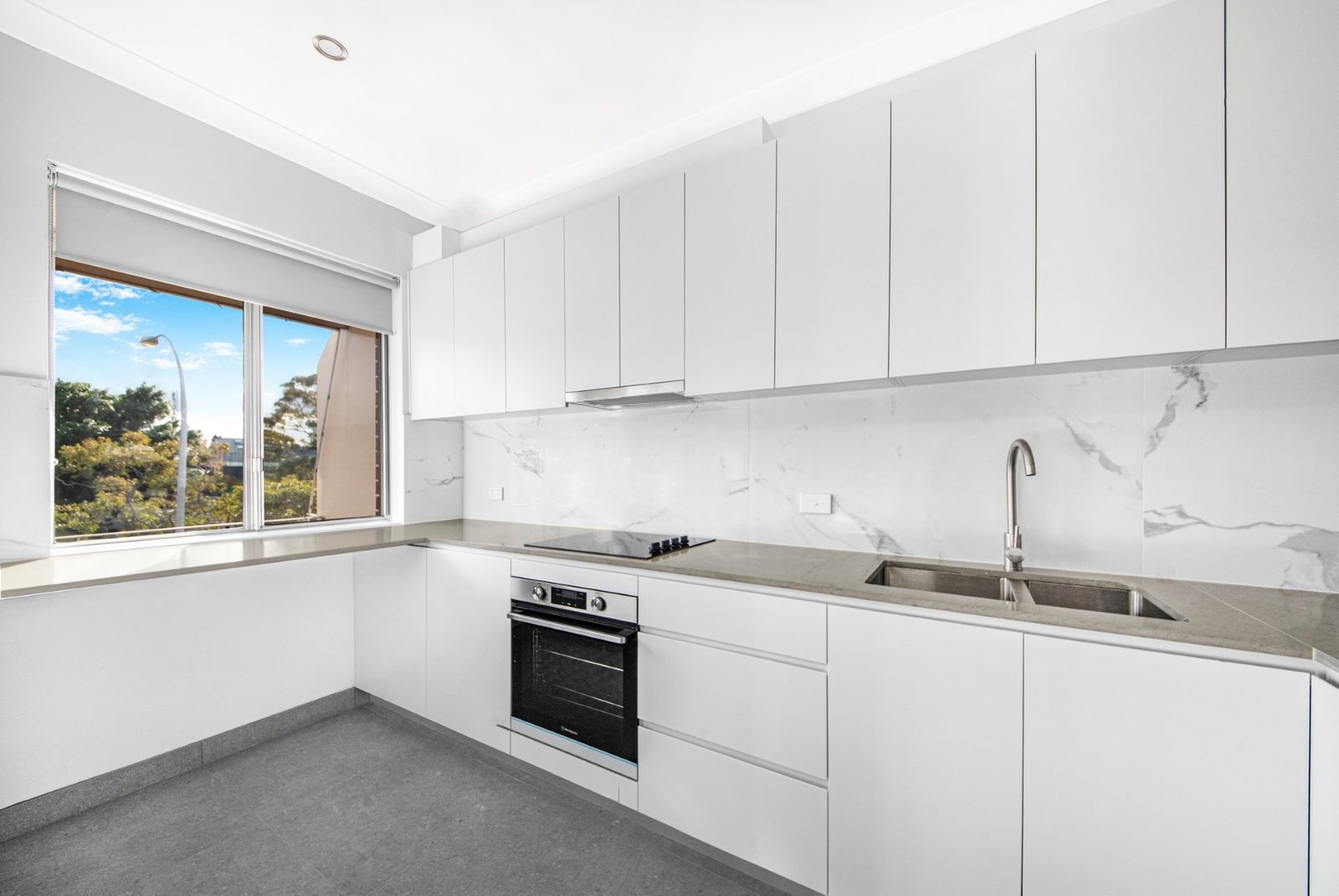 9/142-144 Chuter Avenue SANS SOUCI 2