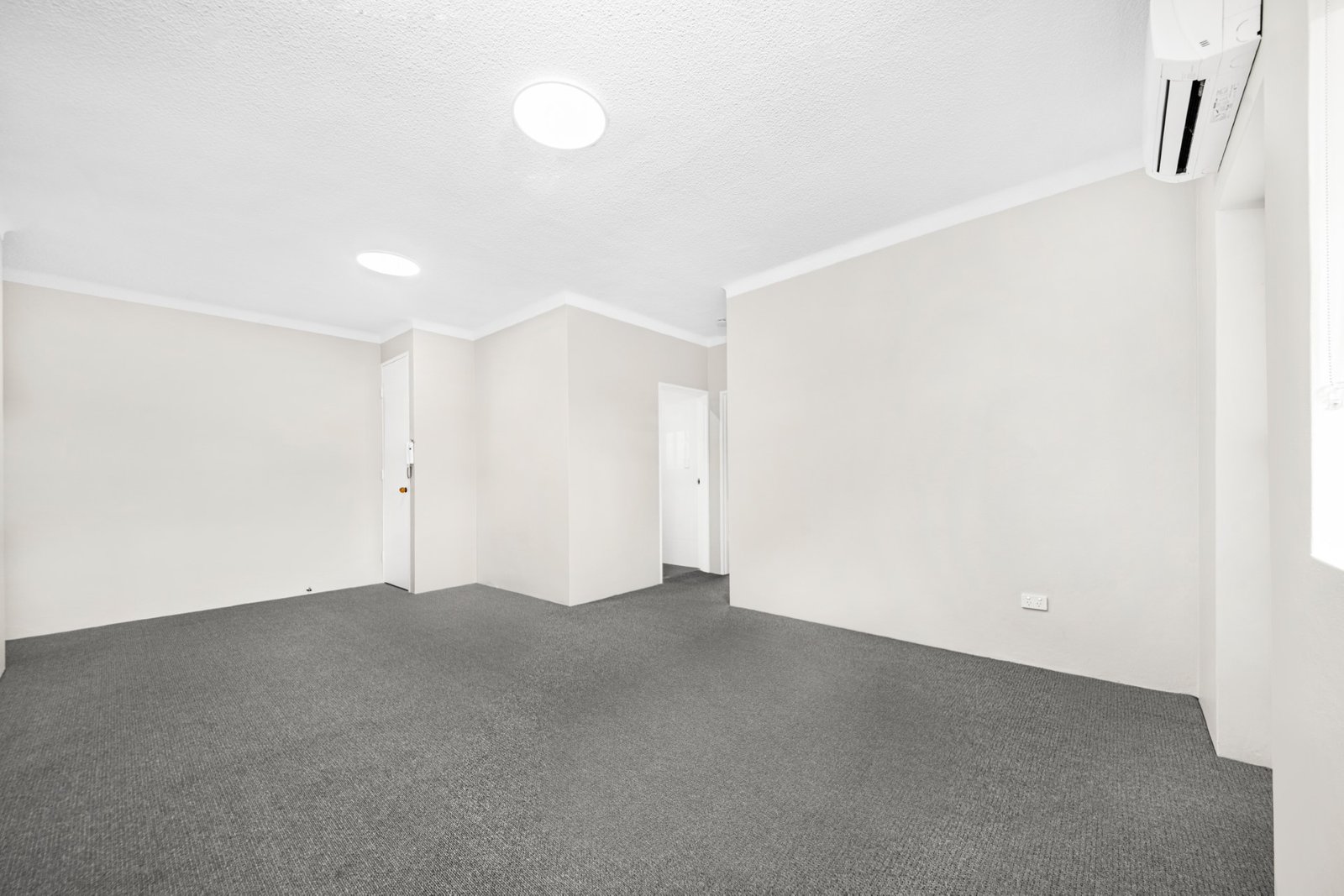 9/142-144 Chuter Avenue SANS SOUCI 5