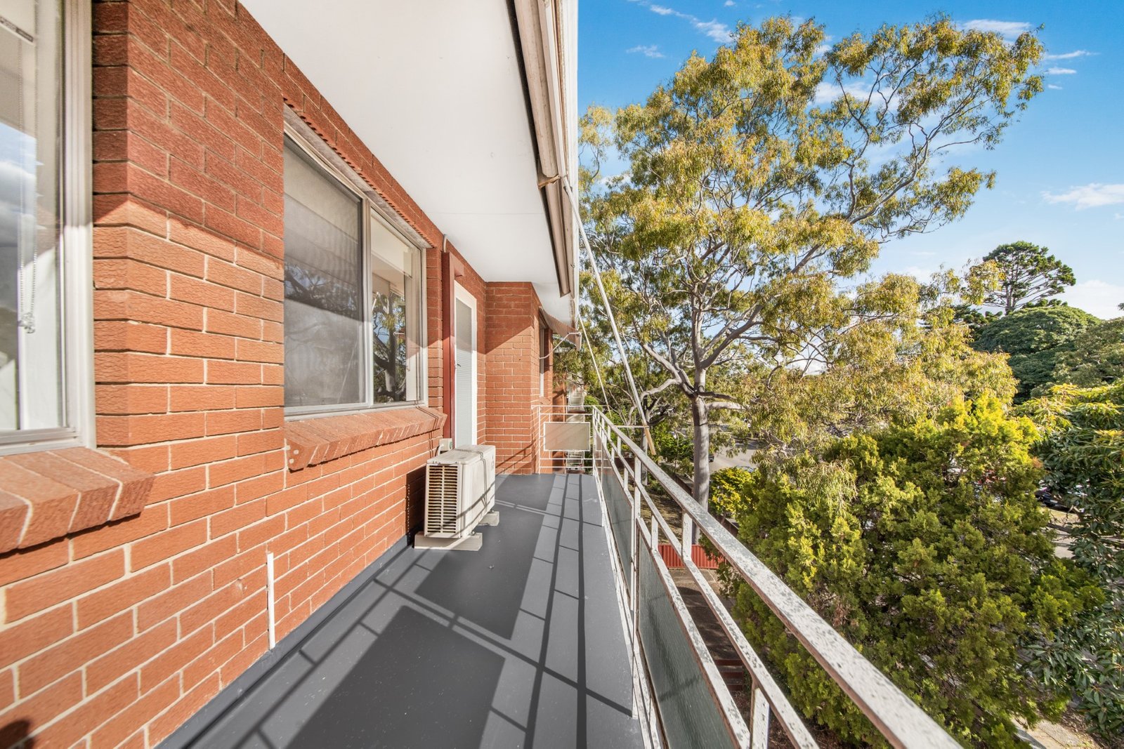 9/142-144 Chuter Avenue SANS SOUCI 7