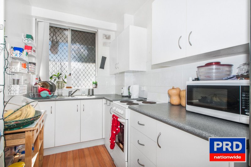 9/142 Gladstone Ave  CONISTON 3