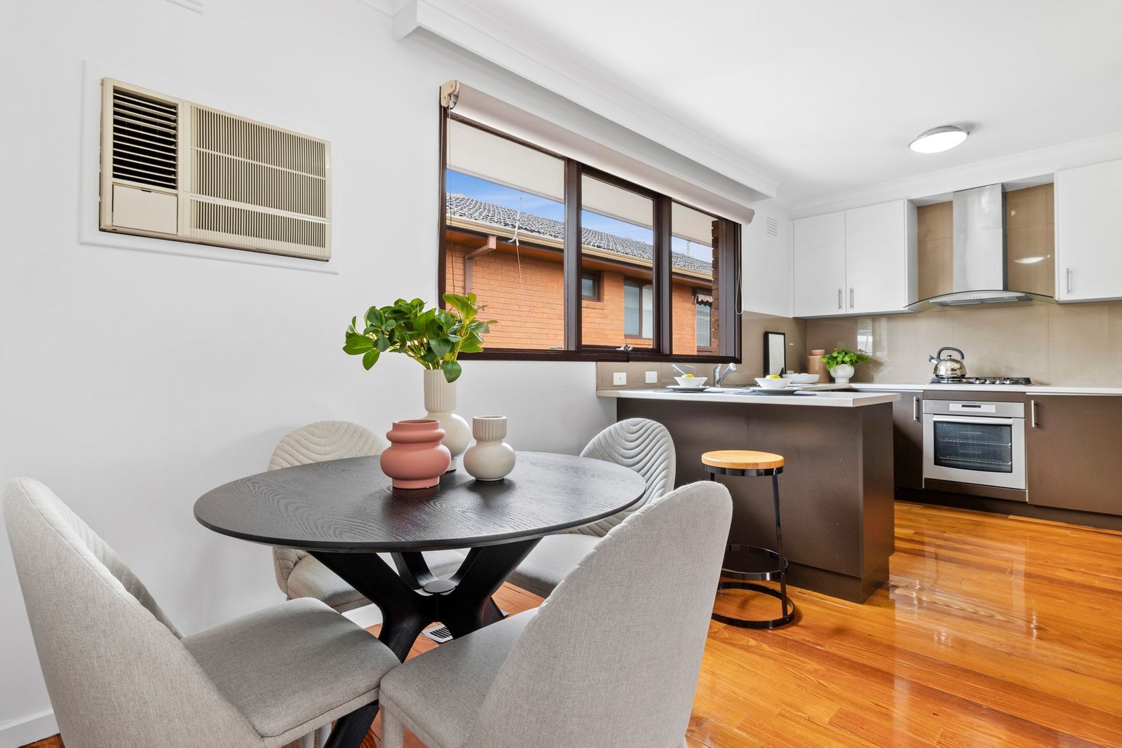 Gallery: 9/15-17 Kangaroo Road
