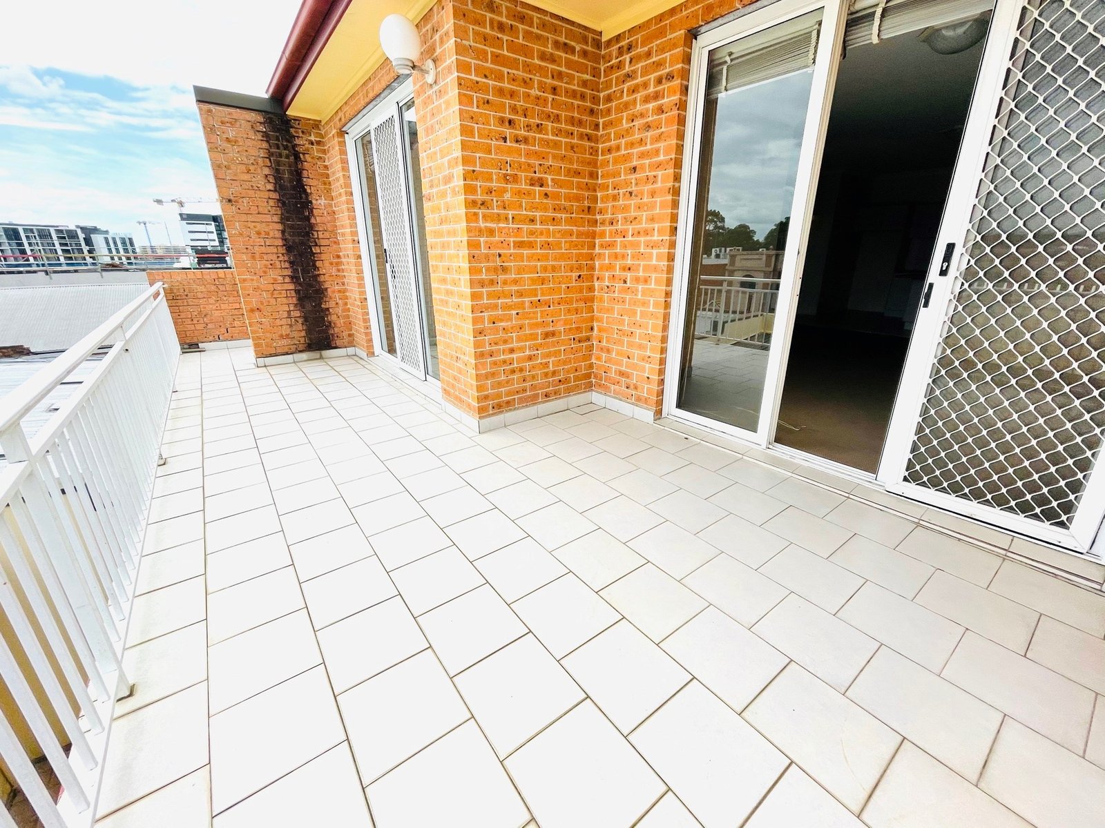 9/15 Regent Street KOGARAH 6