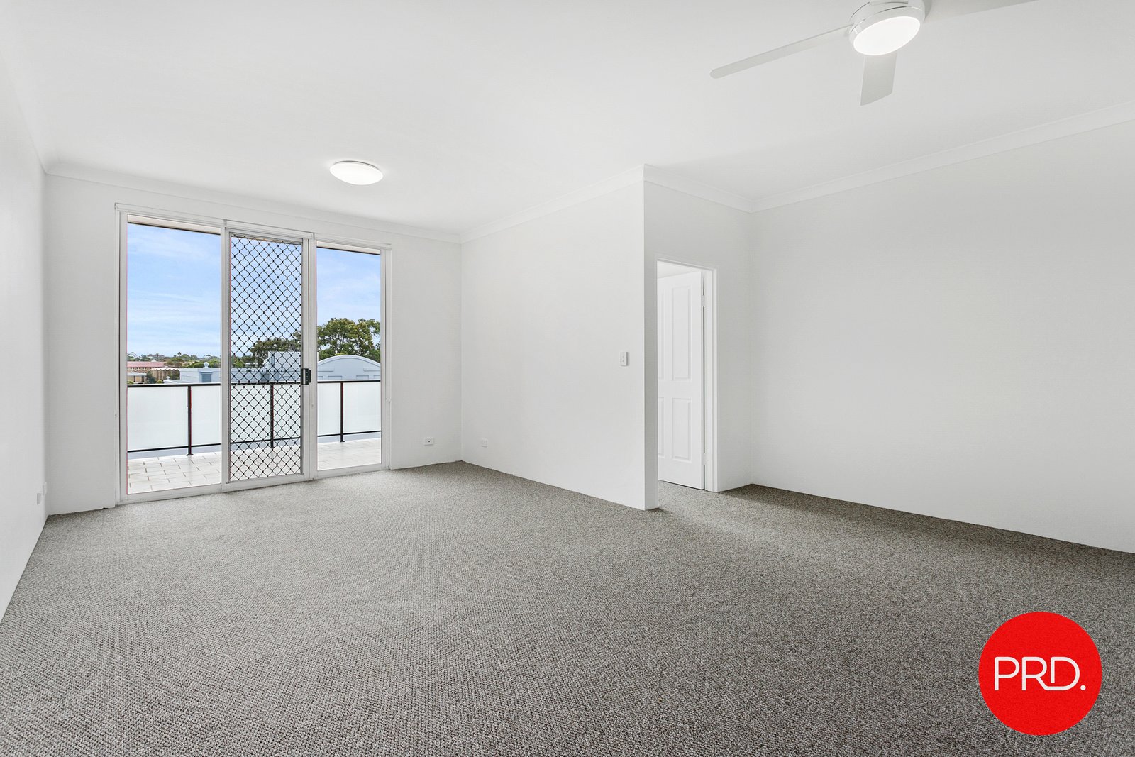 9/15 Regent Street KOGARAH 2