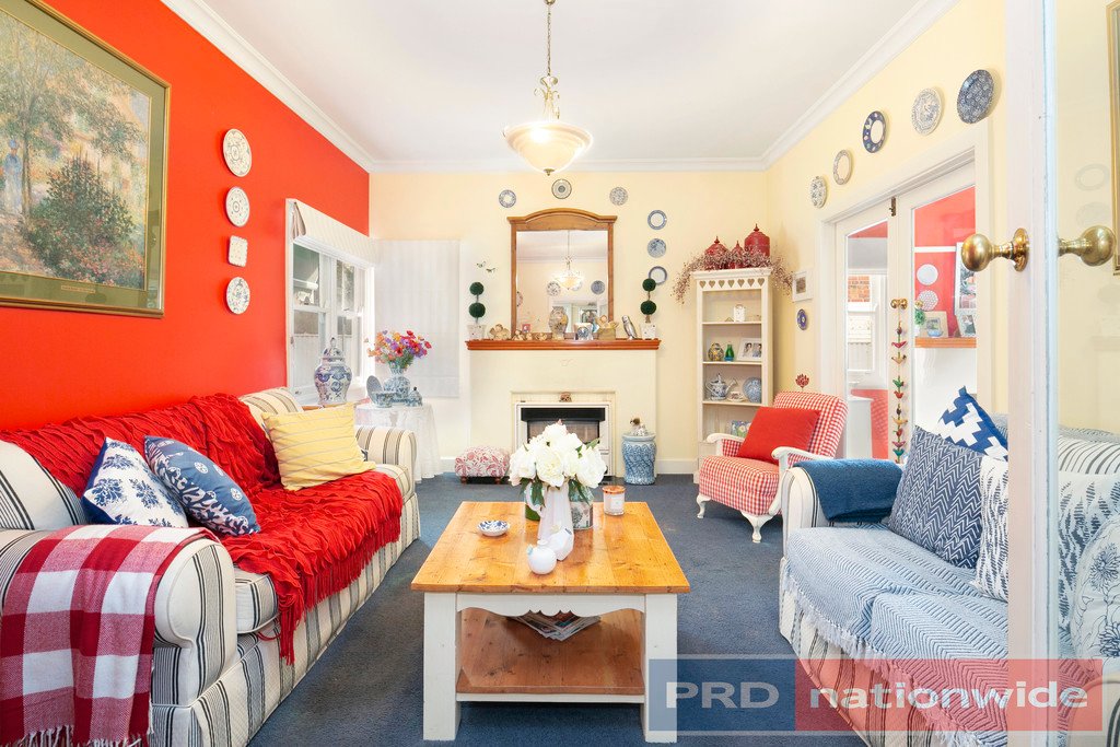 915 Ripon Street South REDAN 3