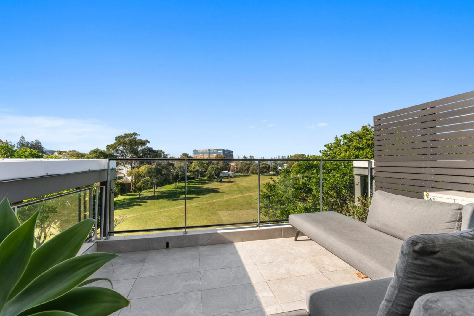 9/150-170 Mons Ave  MAROUBRA 1