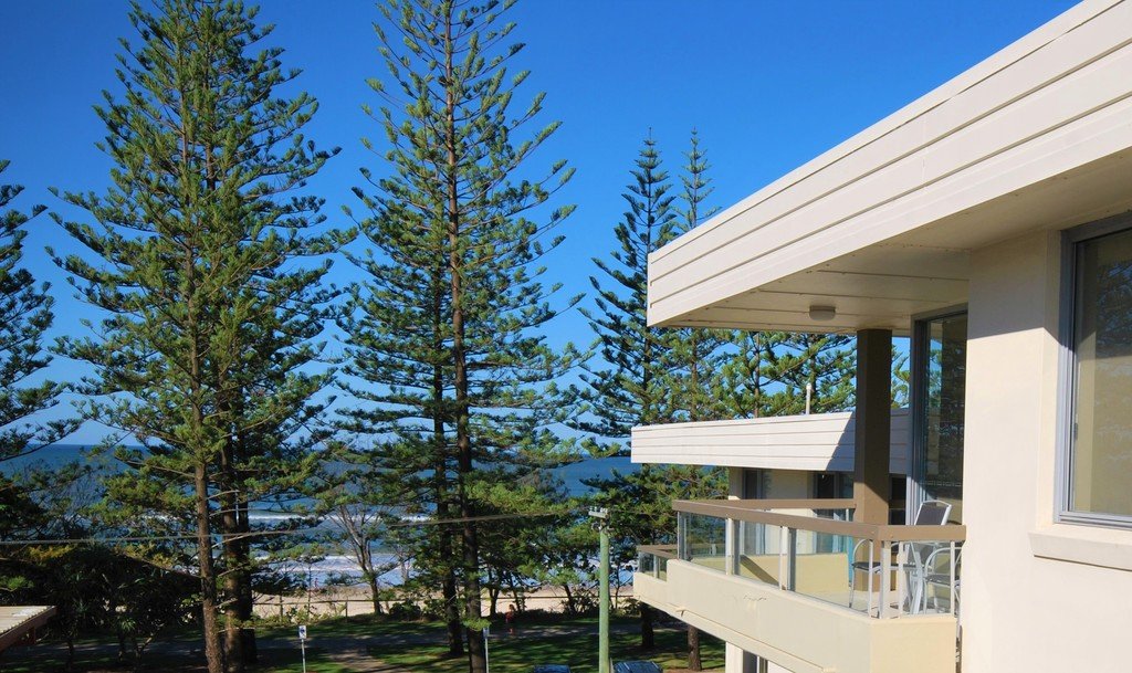 9/158 The Esplanade BURLEIGH HEADS 2