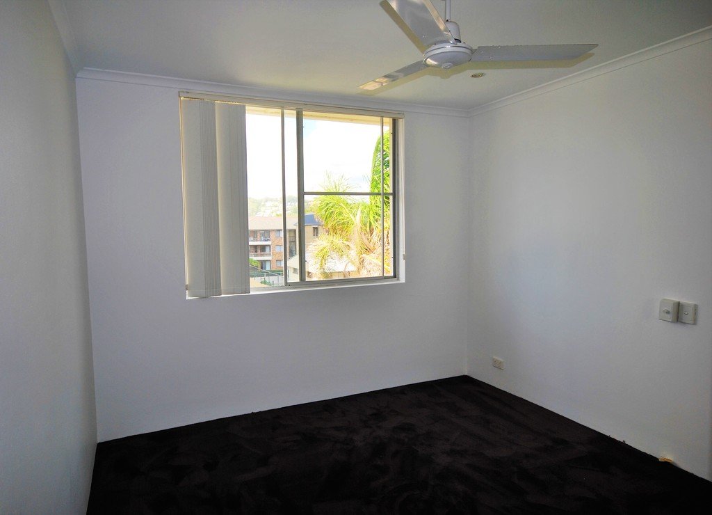 9/158 The Esplanade BURLEIGH HEADS 4
