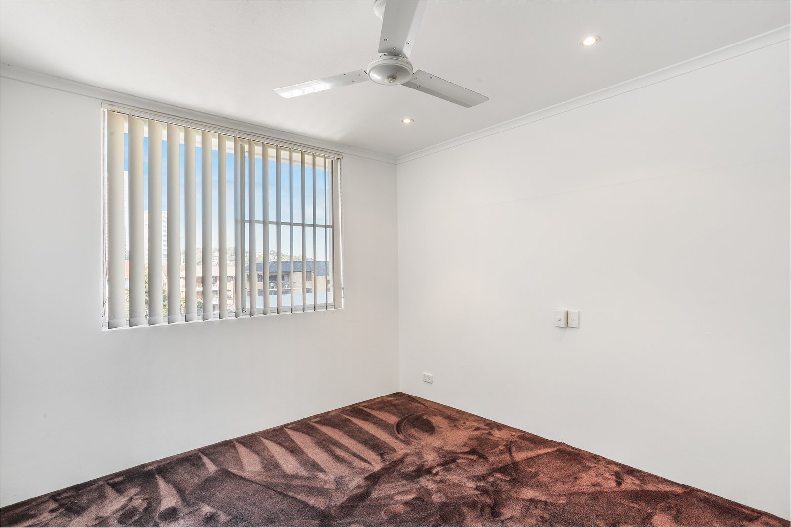 9/158 The Esplanade BURLEIGH HEADS 4