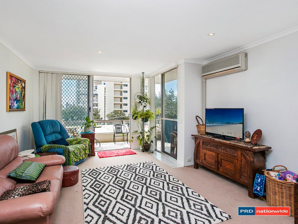 9/158 The Esplanade BURLEIGH HEADS 4