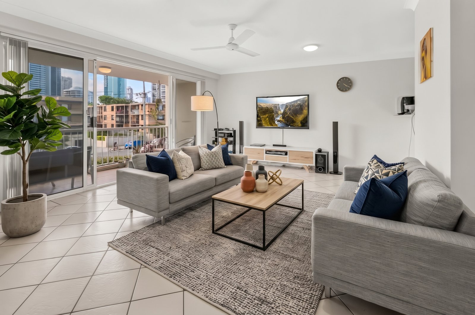 9/16-20 Stanhill Drive CHEVRON ISLAND 3