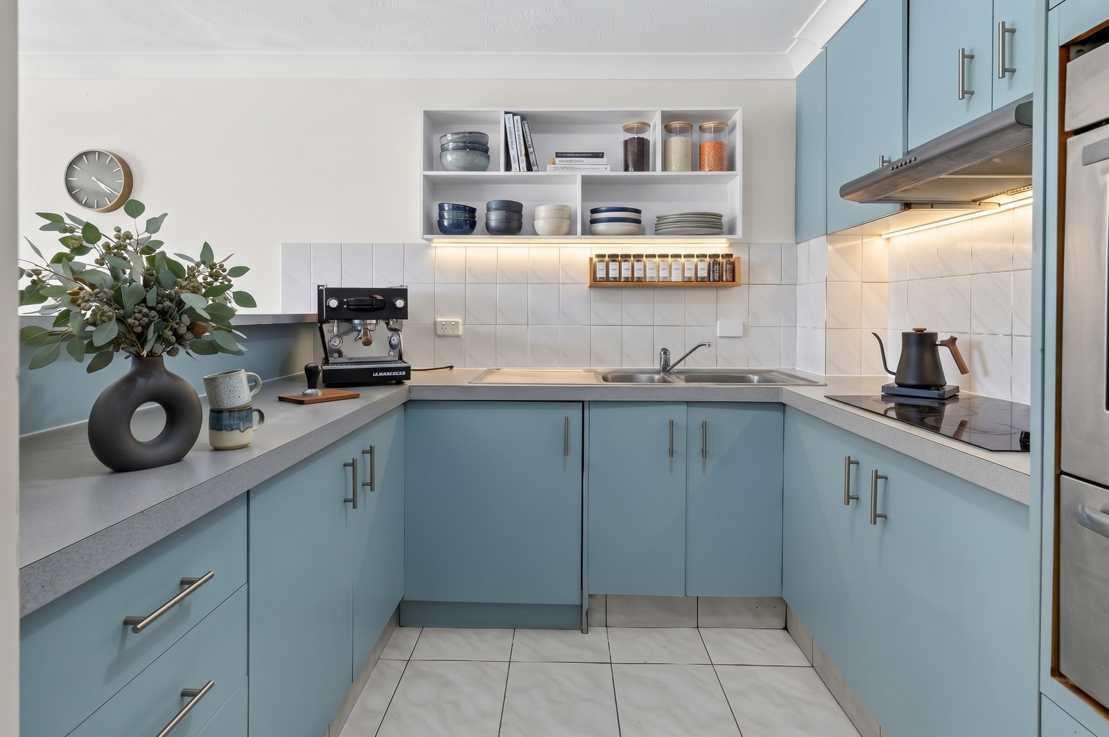 9/16-20 Stanhill Drive CHEVRON ISLAND 5