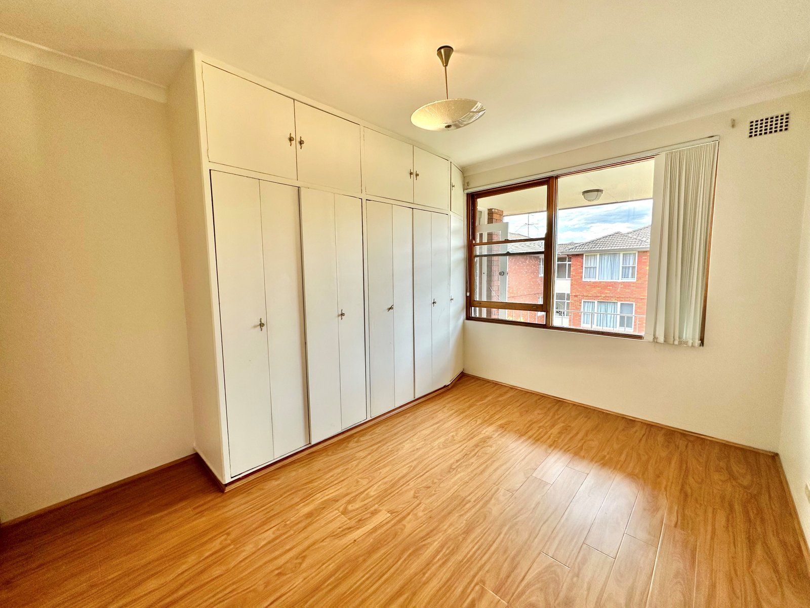 9/162-166 Chuter Avenue RAMSGATE BEACH 3