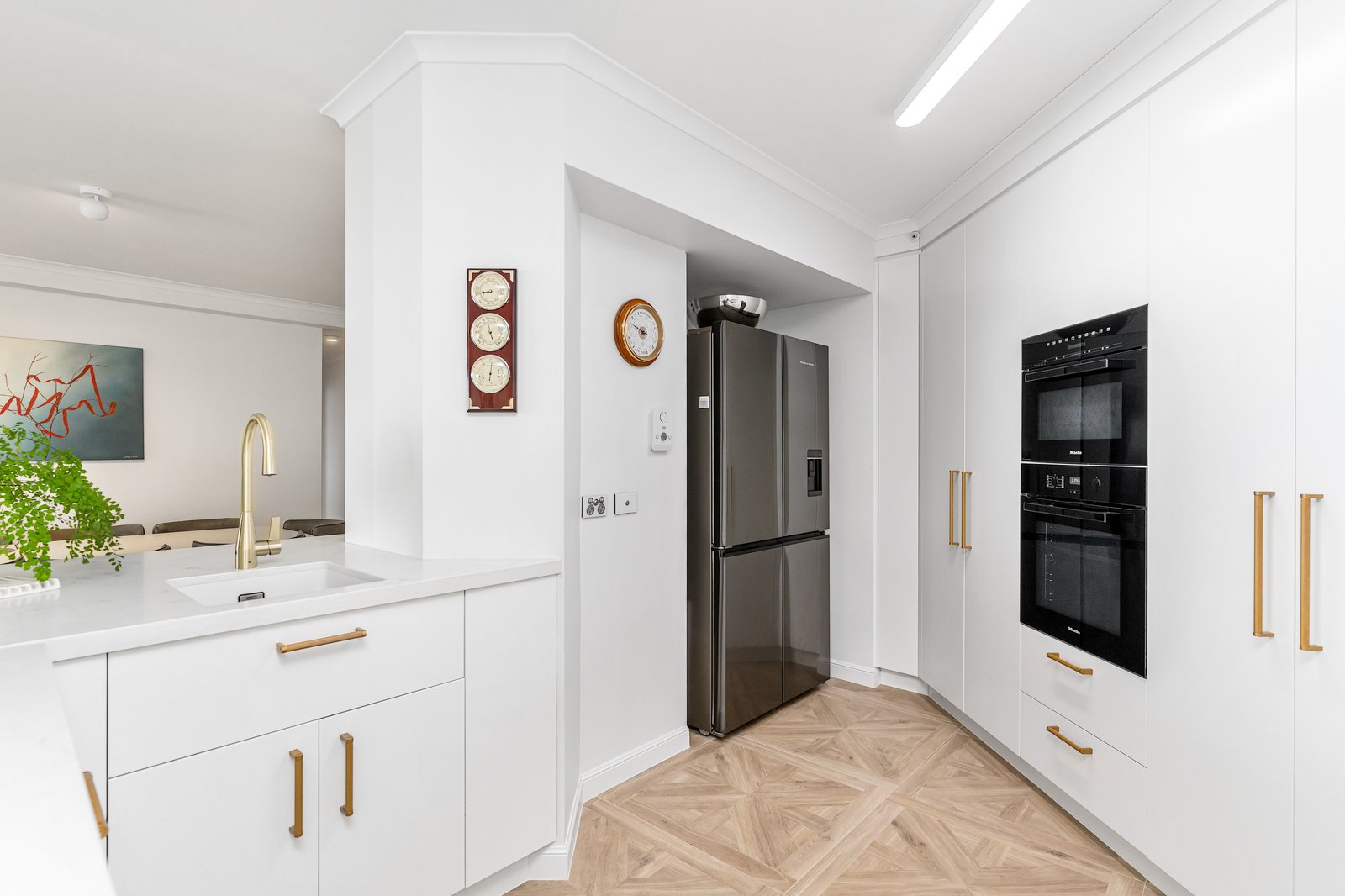 91/70-80 Marine Parade COOLANGATTA 11