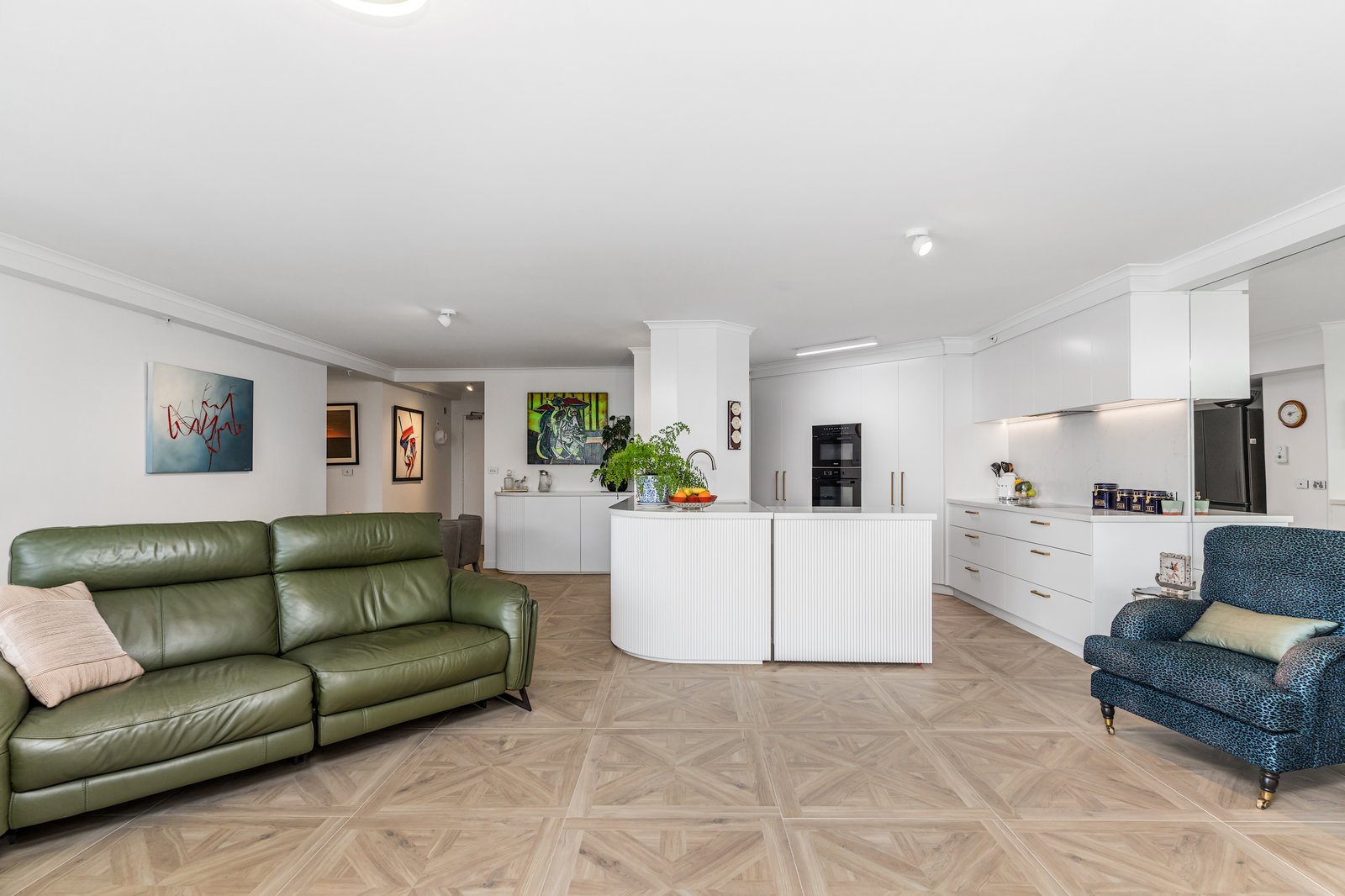 91/70-80 Marine Parade COOLANGATTA 13