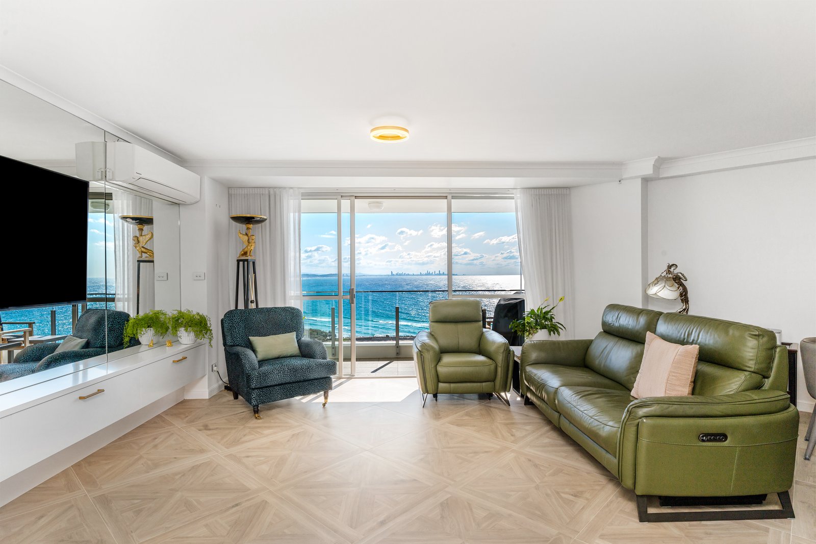 91/70-80 Marine Parade COOLANGATTA 26